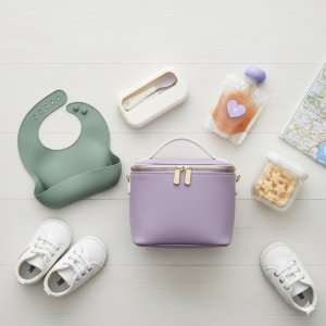Traveling with a Baby: Tips for Mess-Free, Stress-Free Meals on the Go